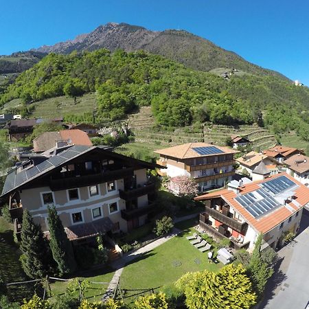 Ferienwohnungen St Hippolyt Mit Hallenbad Lagundo Exterior photo